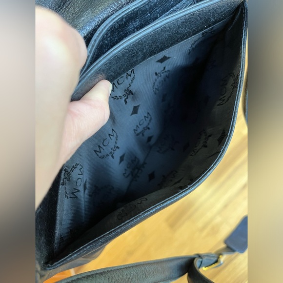 Vintage MCM Leather Crossbody Messenger Shoulder Sling Bag Purse Black Studded - Picture 13 of 16